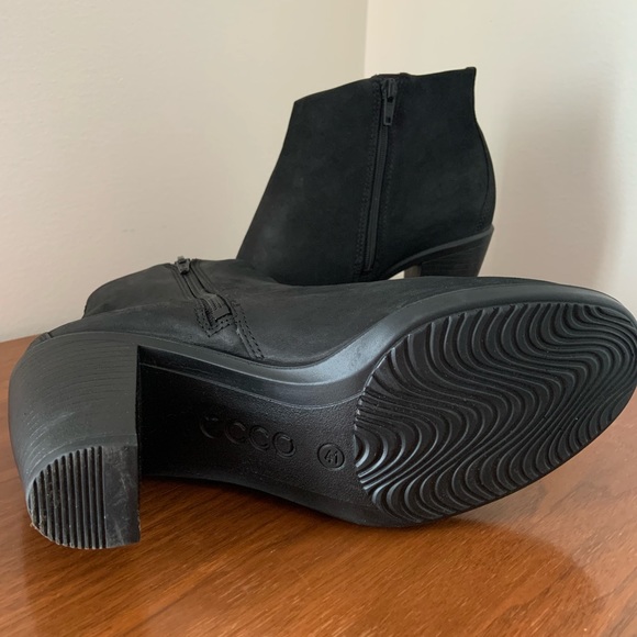 Ecco Ankle Boots - Picture 5 of 8
